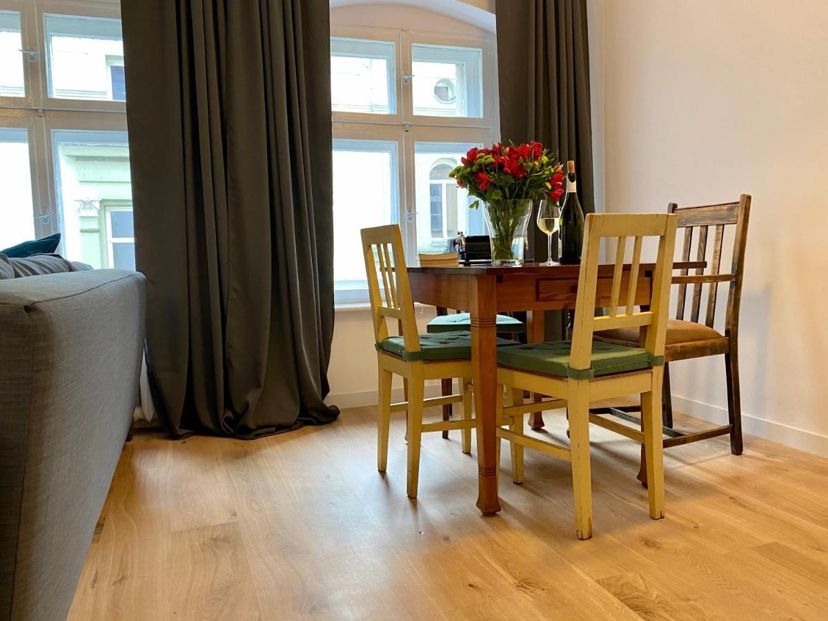 Apartament Hrabala Jelenia Góra Exteriör bild