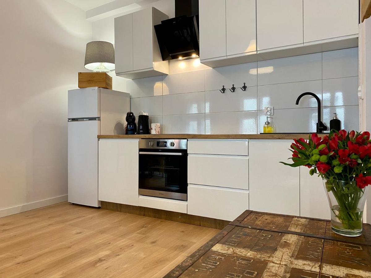 Apartament Hrabala Jelenia Góra Exteriör bild