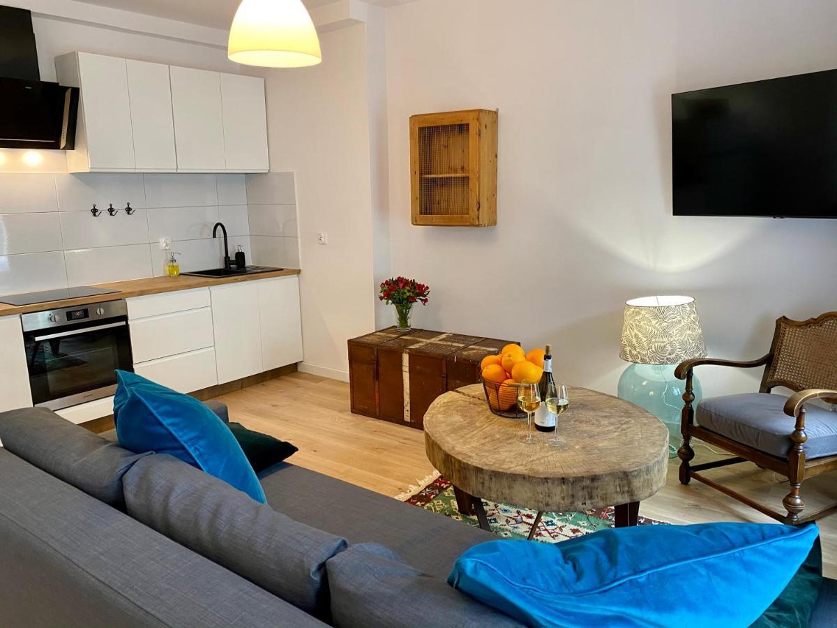 Apartament Hrabala Jelenia Góra Exteriör bild