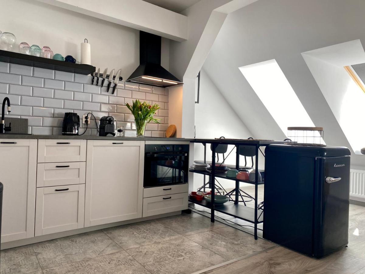 Apartament Hrabala Jelenia Góra Exteriör bild
