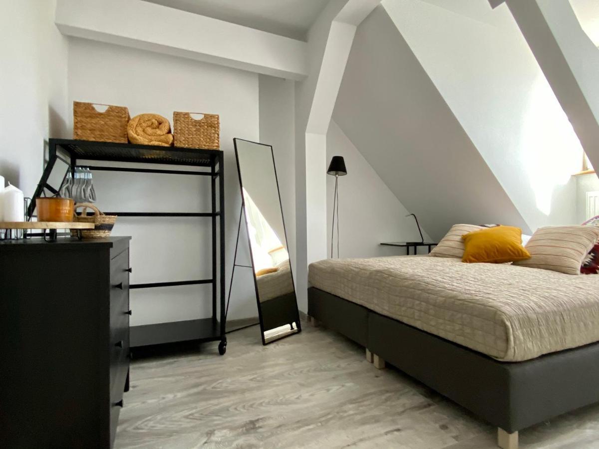 Apartament Hrabala Jelenia Góra Exteriör bild